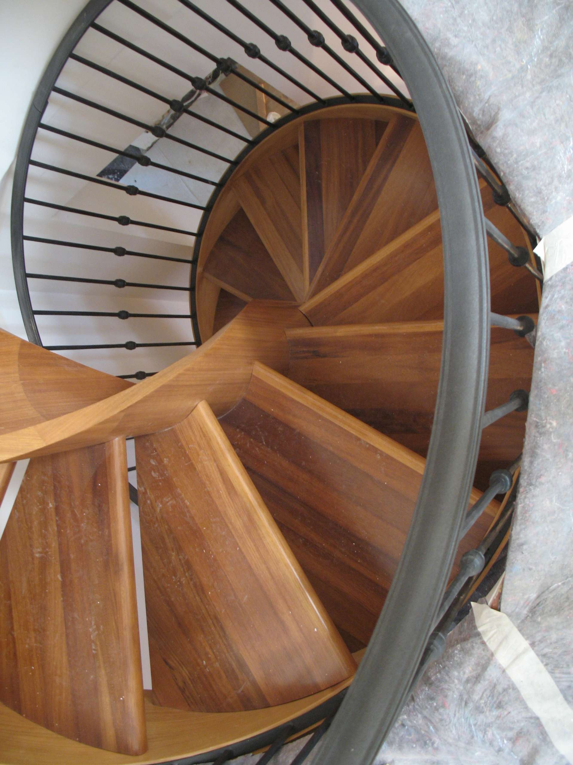 Scala a pianta circolare modello Elica LG - immagine 9
