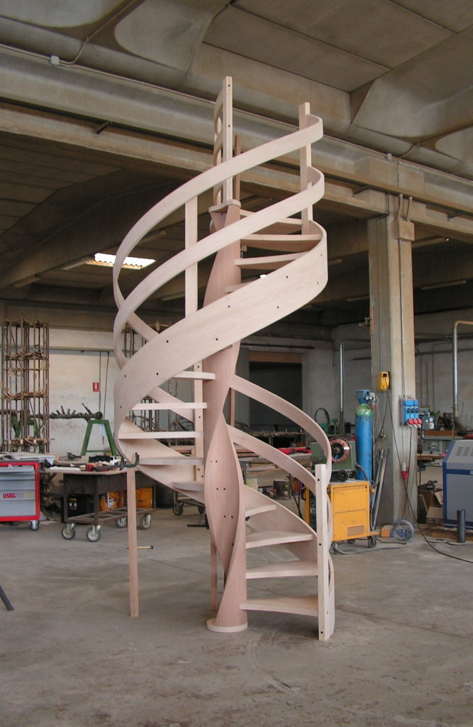 Scala a pianta circolare modello Elica LG - immagine 4