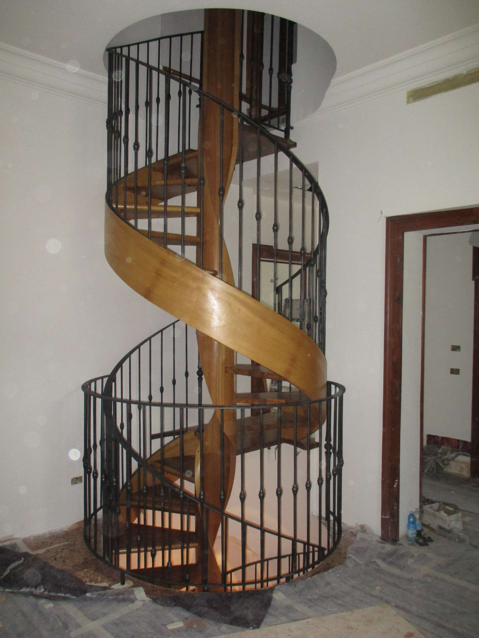 Scala a pianta circolare modello Elica LG - immagine 7